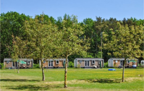 Stunning StaCaravan In Hoogersmilde With Wifi
